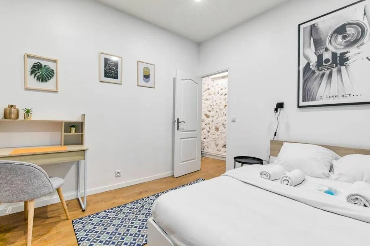 Appartement Familial Proche Saint-Lazarre - 6P Paris Apartment