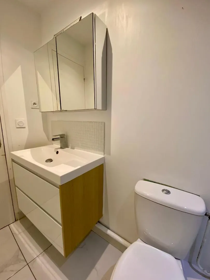 Appartement Familial Proche Saint-Lazarre - 6P Paris 0*,  France
