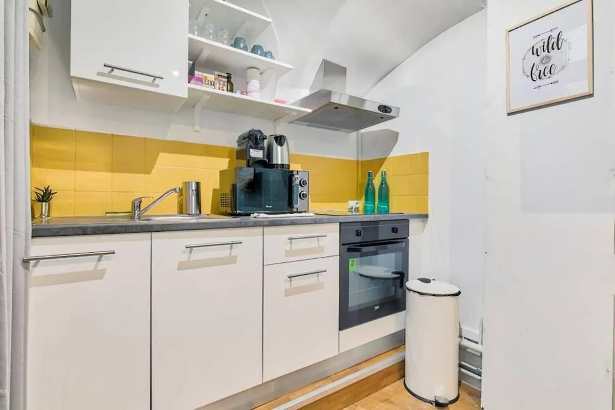 Apartment Appartement Familial Proche Saint-Lazarre - 6P Paris France